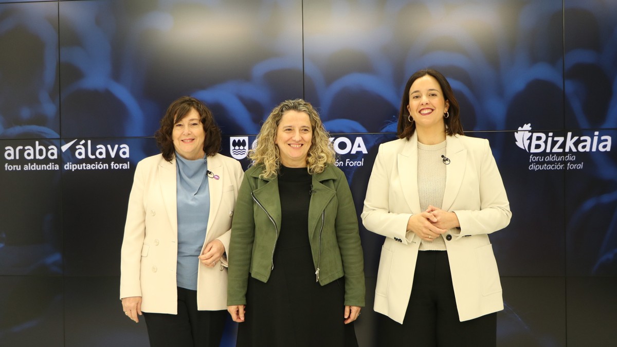 Bizkaia, Gipuzkoa y Araba reafirman su  compromiso con la revisión fiscal que beneficiará  a más de un millón de contribuyentes  