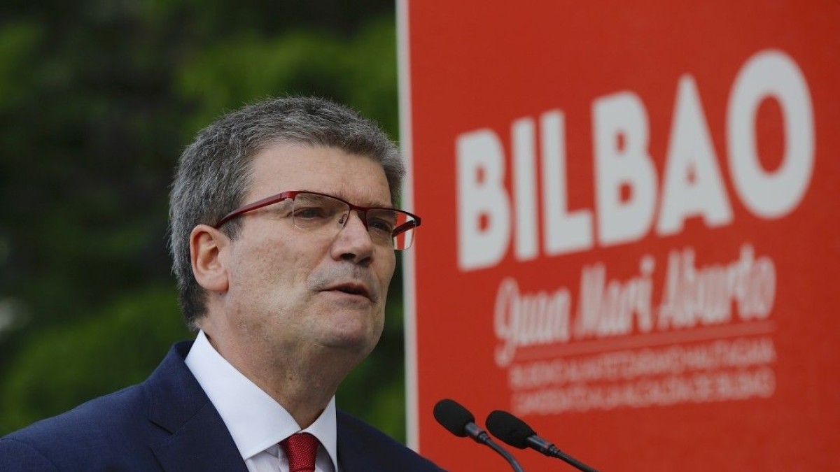 EAJ-PNVk Aburto alkateari ebakuntza arrakastatsua eta osatze azkarra opa nahi dio
