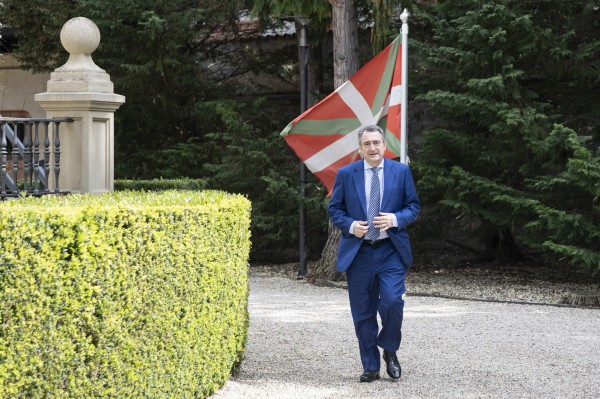 Reunión Aitor Esteban-Lehendakari Imanol Pradales 