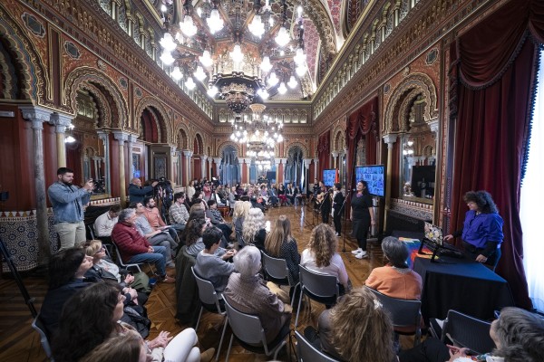 Con motivo del 8 de marzo, Día Internacional de las Mujeres, el Ayuntamiento de Bilbao ha puesto en marcha una campaña institucional que se centra en reivindicar la voz y la presencia de las mujeres