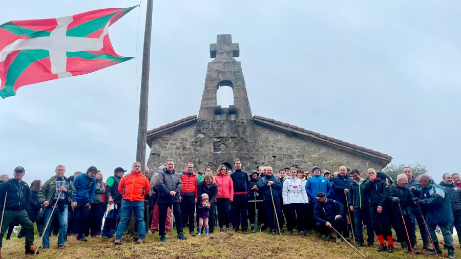 Bizkargitik euskal hiritargo osoa deitu du Estebanek 