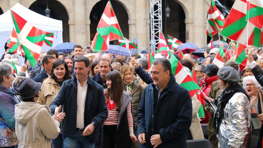 Aberrigintzaren bidean EAJren lidergoa aldarrikatu du Aitor Estebanek: “130 urte daramatzagu aurrera egiten, ekintza zehatzekin eta gurpiletan zotzak jarri gabe” 